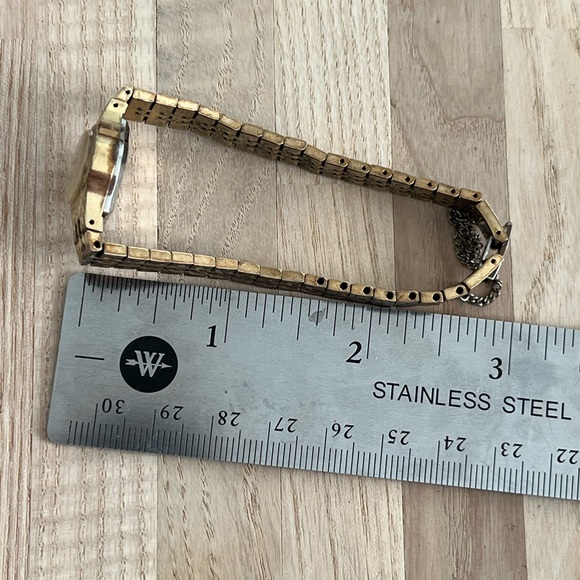 Seiko Ladies Watch Vintage Gold Tone Metal Bracelet and Dial Mechanical Winding - Picture 11 of 11